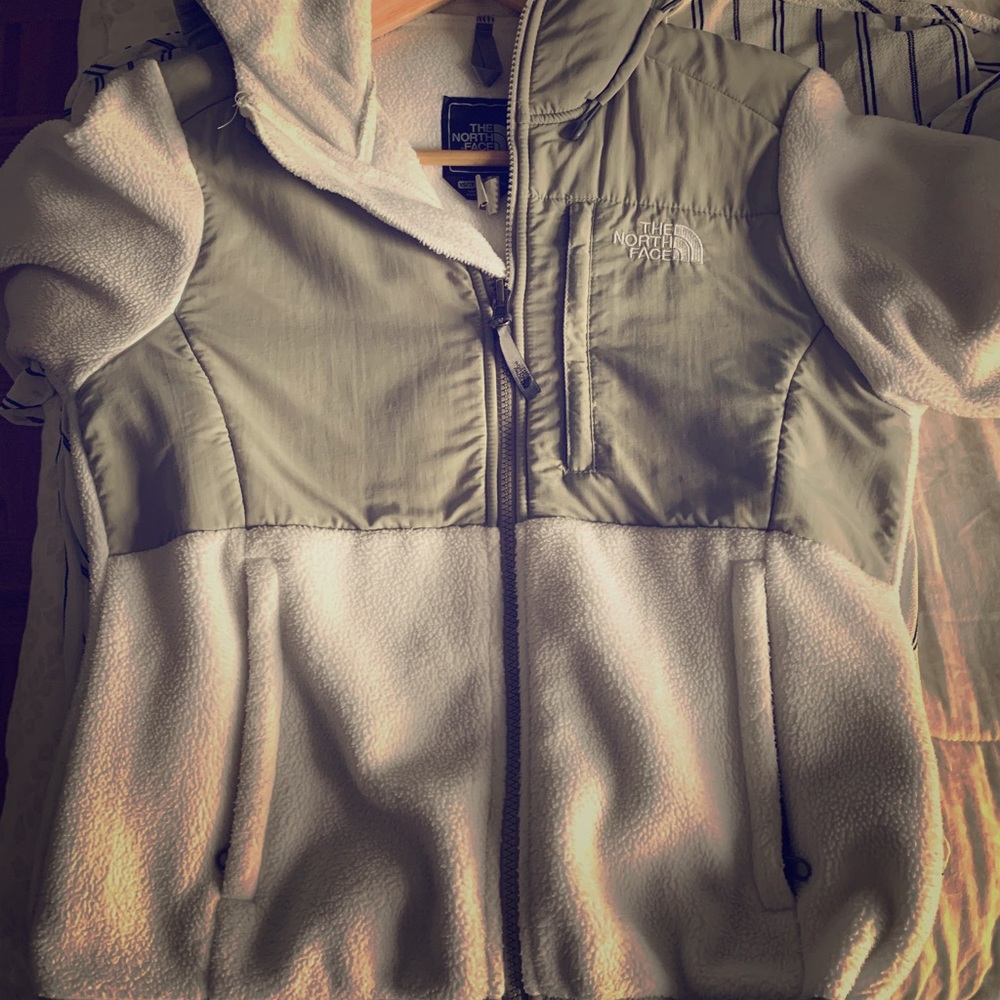 Xsmall Northface white & gray sweater jacket
